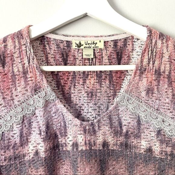 Unity World Wear small lace vneck - Picture 3 of 4